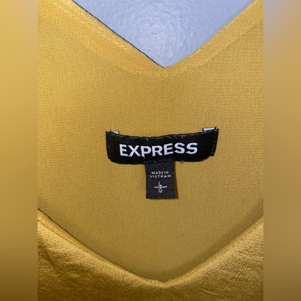 Express Tank Top - Picture 2 of 4